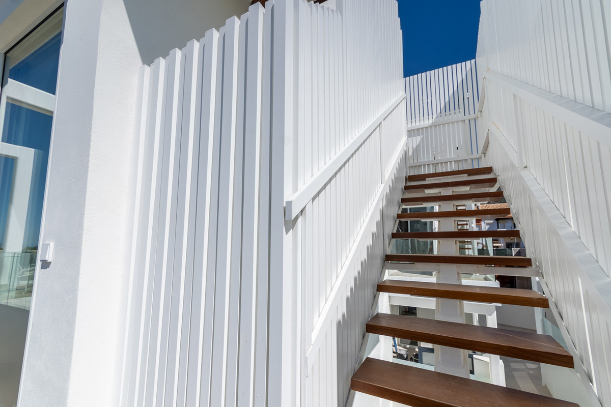 Se vende Villa - Chalet de 4 dormitorios en Costa Del Sol, Málaga, España