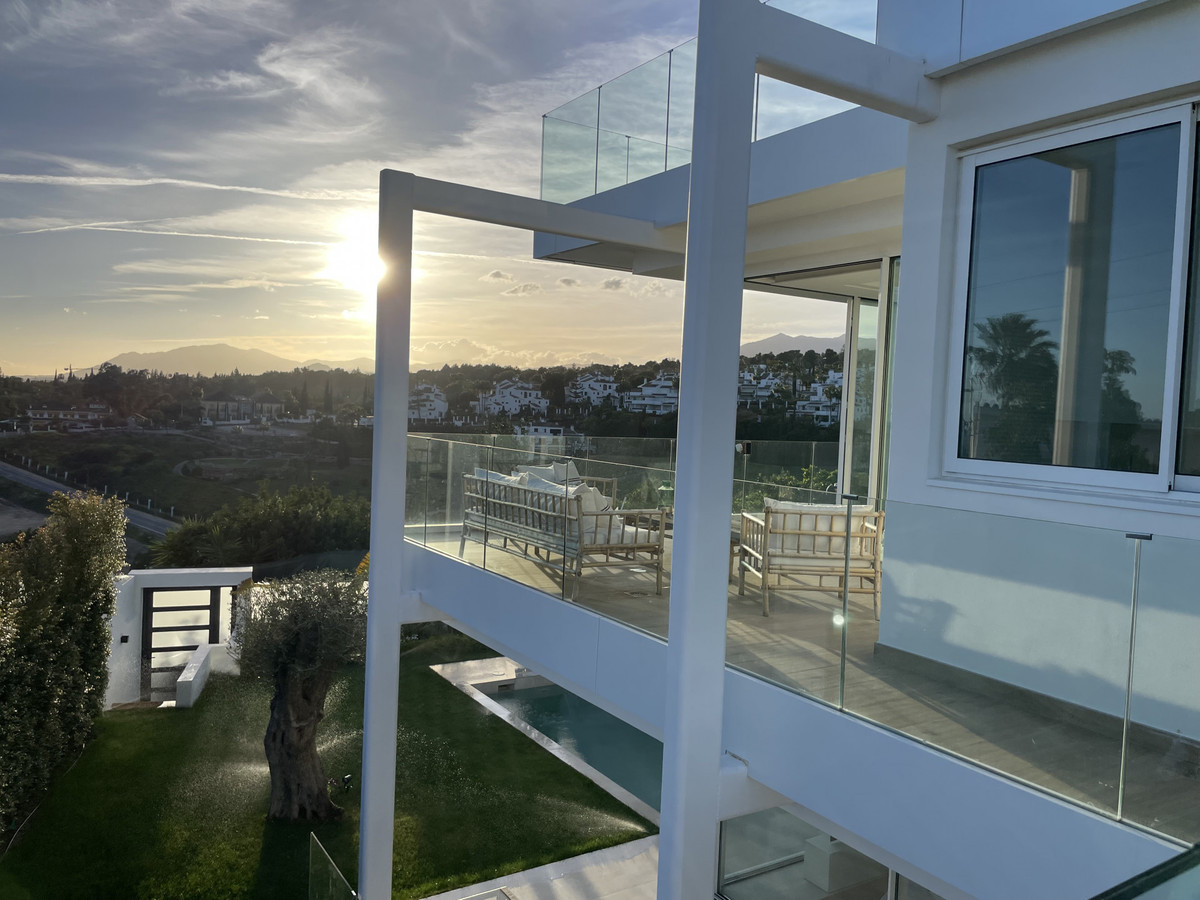 Se vende Villa - Chalet de 4 dormitorios en Costa Del Sol, Málaga, España