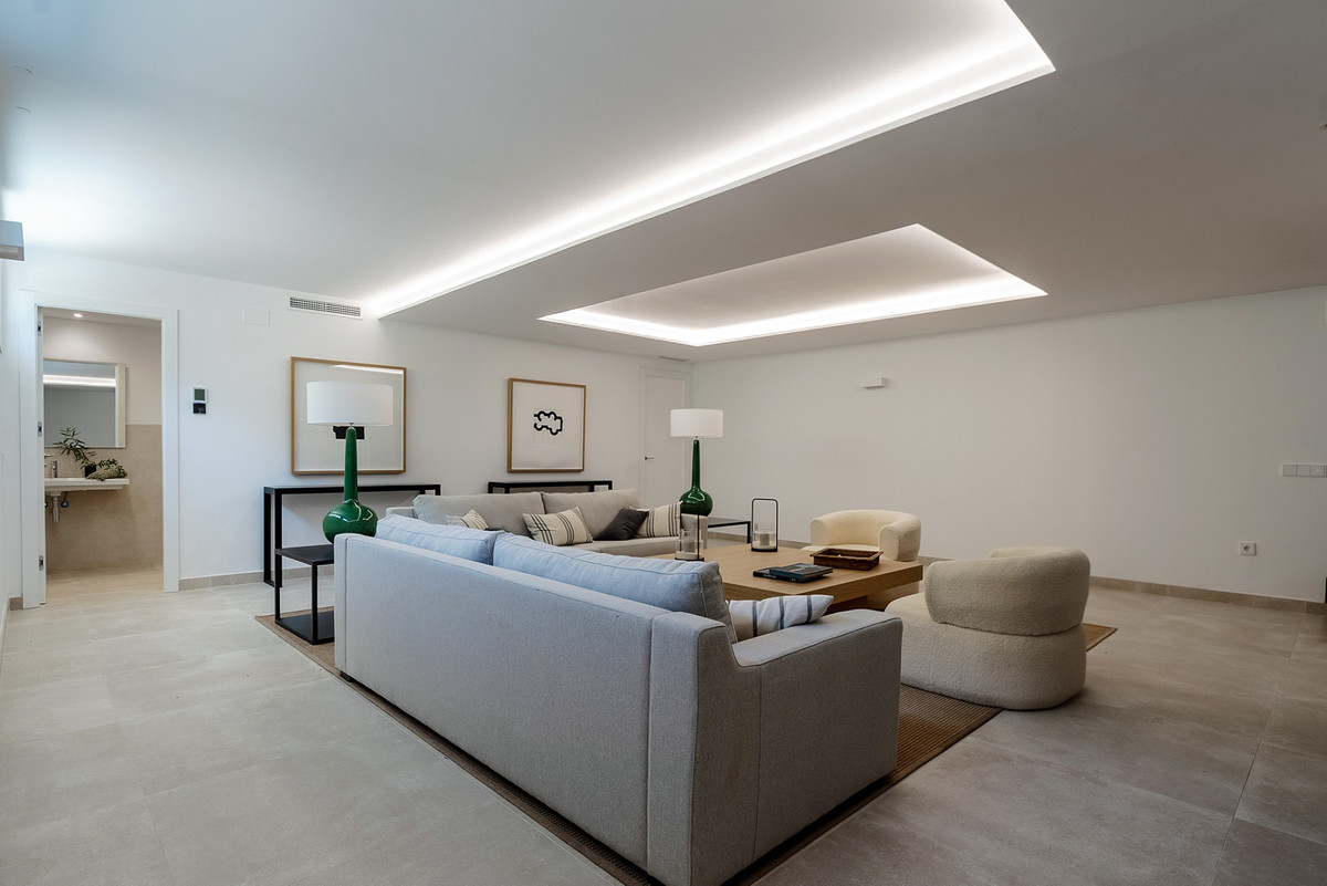 Se vende Villa - Chalet de 4 dormitorios en Costa Del Sol, Málaga, España