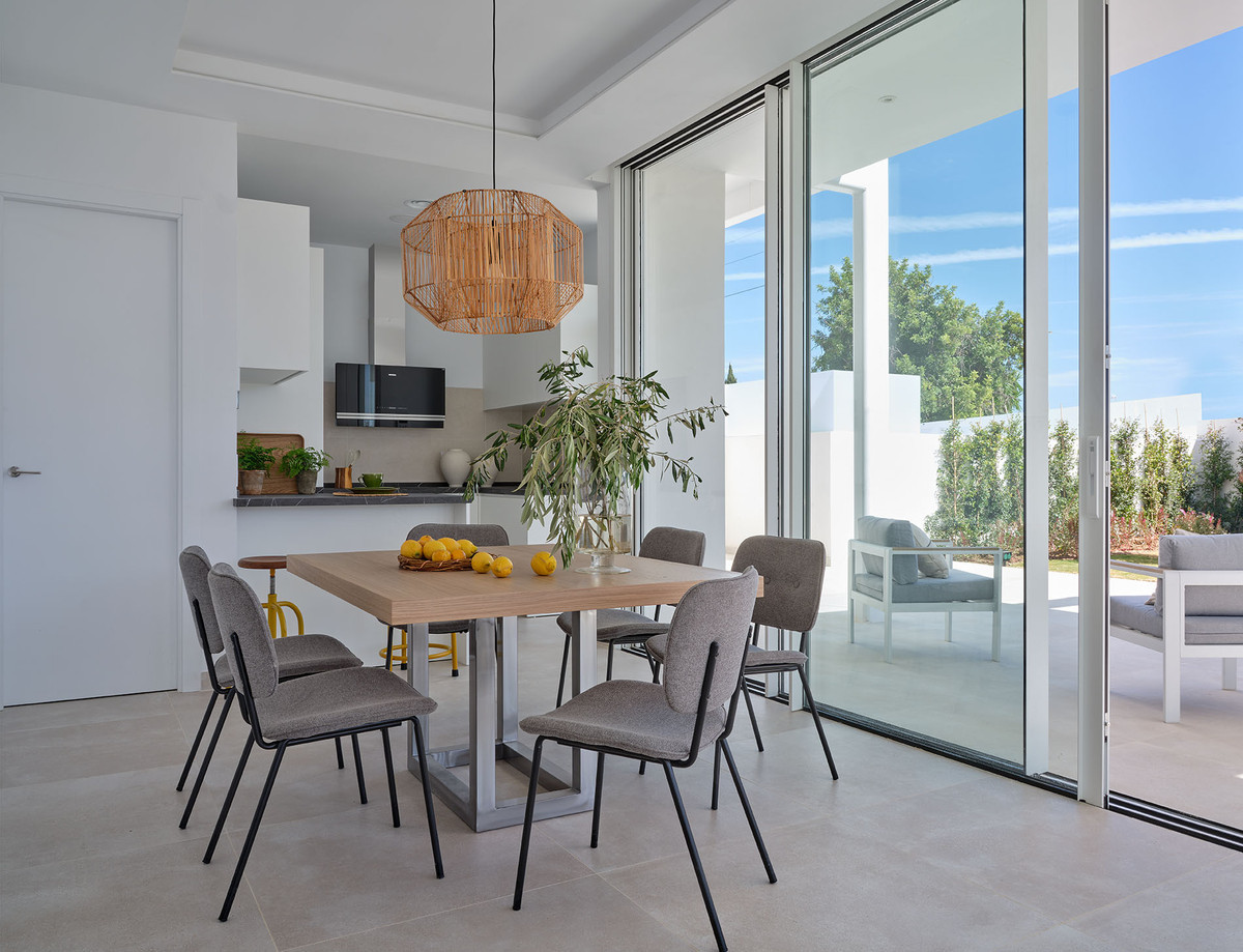 Se vende Villa - Chalet de 4 dormitorios en Costa Del Sol, Málaga, España