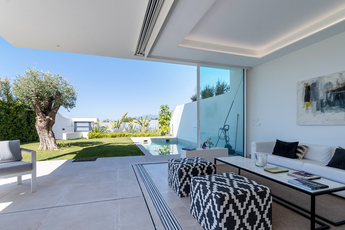 Se vende Villa - Chalet de 4 dormitorios en Costa Del Sol, Málaga, España