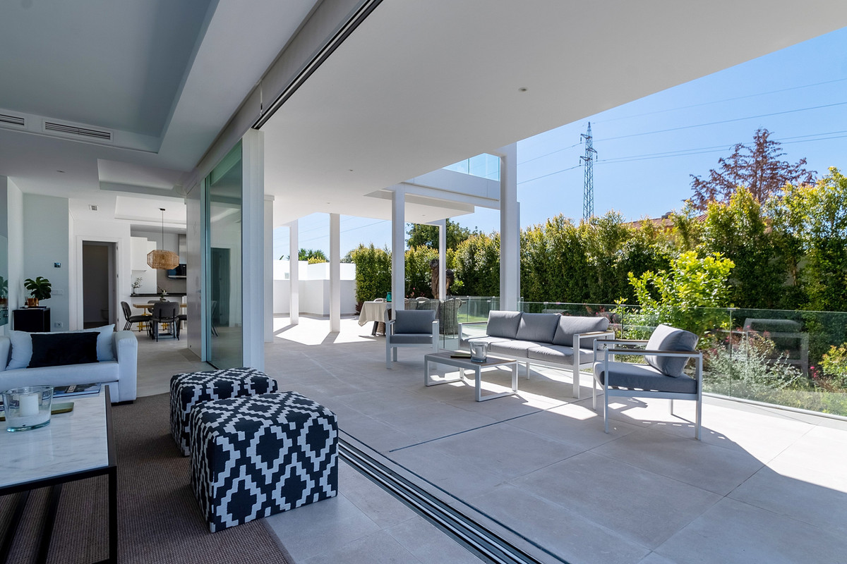 Se vende Villa - Chalet de 4 dormitorios en Costa Del Sol, Málaga, España