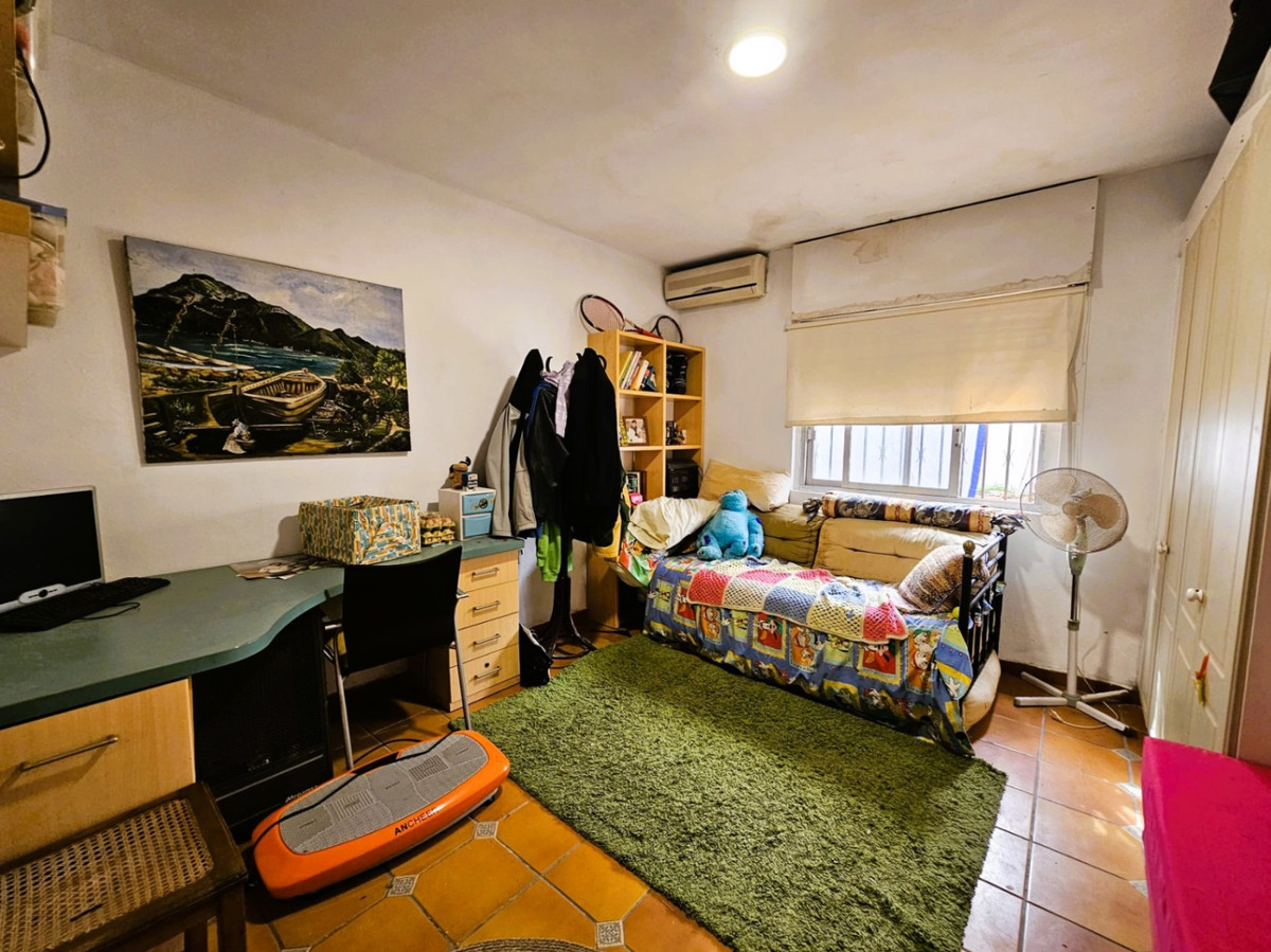 Se vende Villa - Chalet de 6 dormitorios en Costa Blanca, Alicante, España