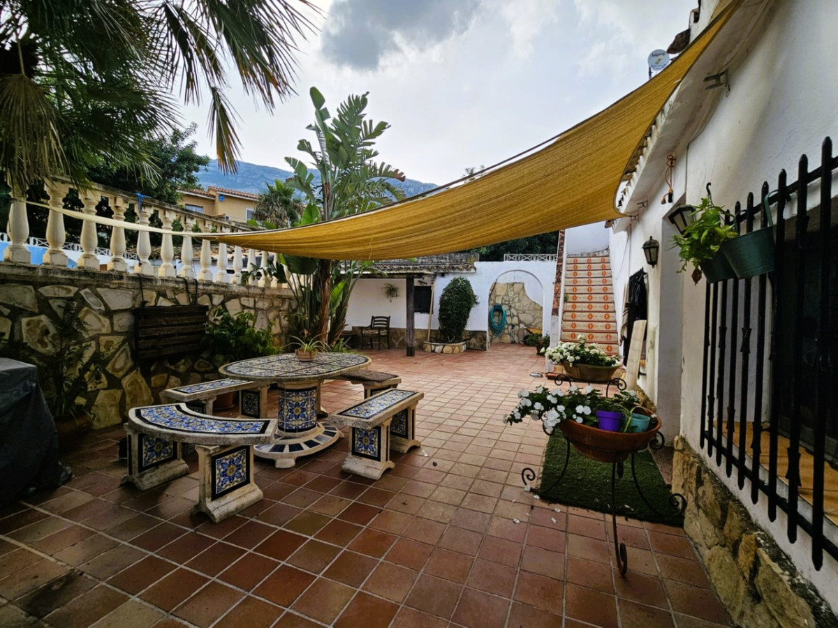 Se vende Villa - Chalet de 6 dormitorios en Costa Blanca, Alicante, España
