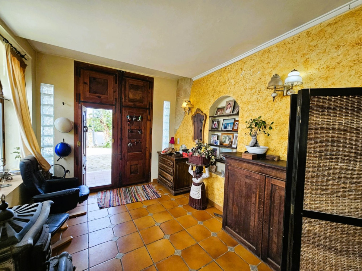 Se vende Villa - Chalet de 6 dormitorios en Costa Blanca, Alicante, España