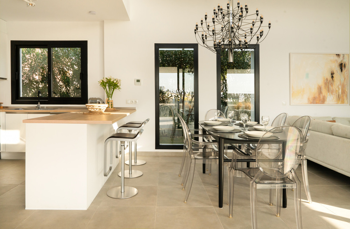 Se vende Villa - Chalet de 3 dormitorios en Costa Del Sol, Málaga, España
