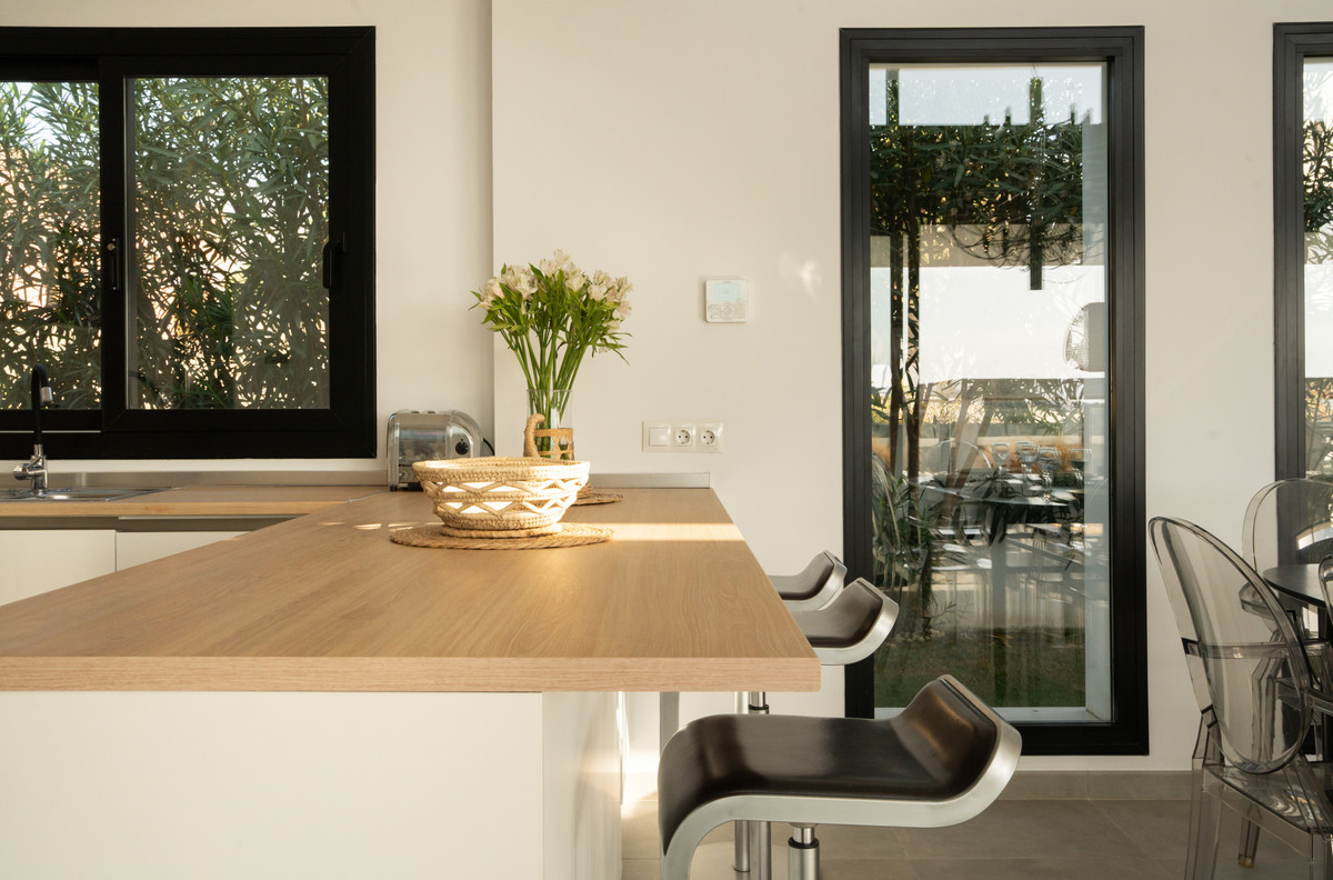 Se vende Villa - Chalet de 3 dormitorios en Costa Del Sol, Málaga, España