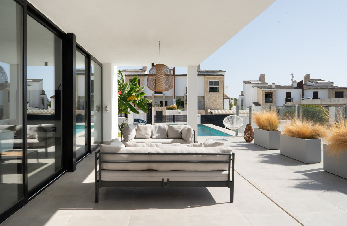 Se vende Villa - Chalet de 3 dormitorios en Costa Del Sol, Málaga, España