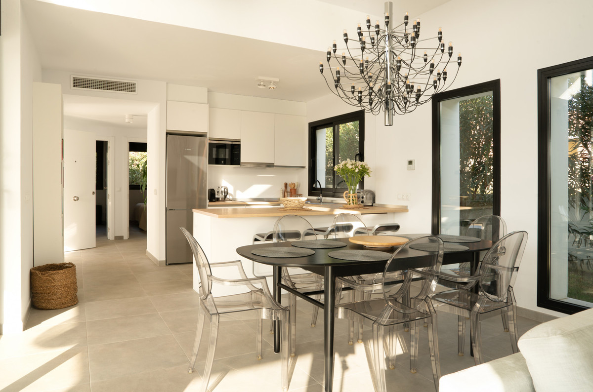 Se vende Villa - Chalet de 3 dormitorios en Costa Del Sol, Málaga, España