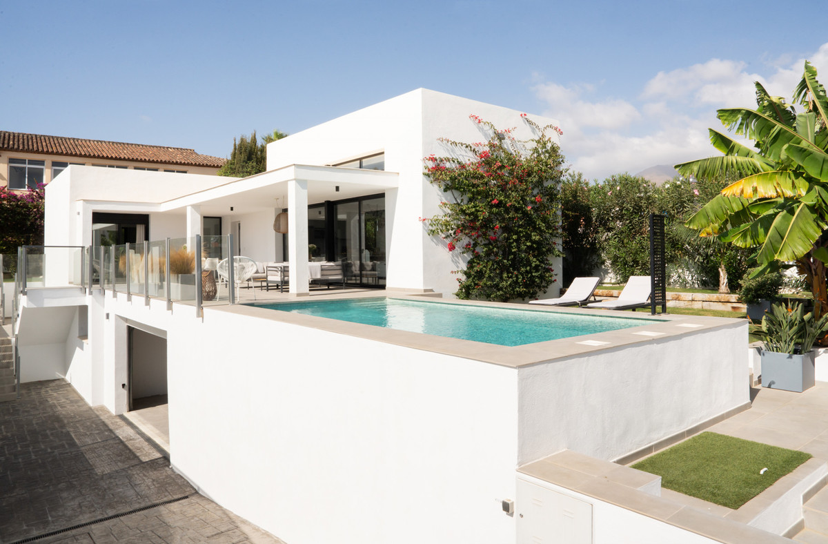 Se vende Villa - Chalet de 3 dormitorios en Costa Del Sol, Málaga, España