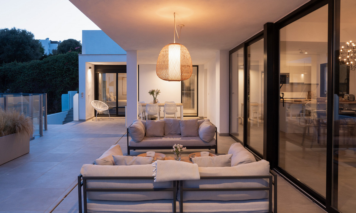 Se vende Villa - Chalet de 3 dormitorios en Costa Del Sol, Málaga, España