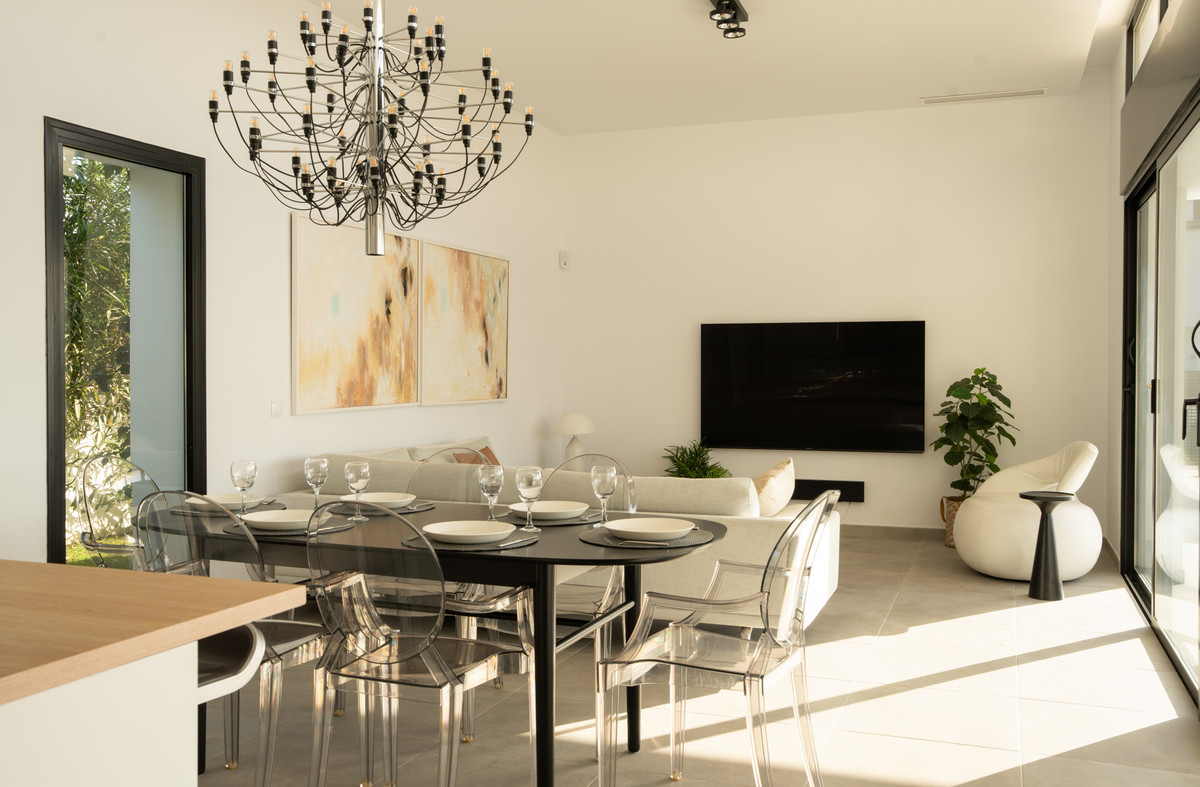 Se vende Villa - Chalet de 3 dormitorios en Costa Del Sol, Málaga, España
