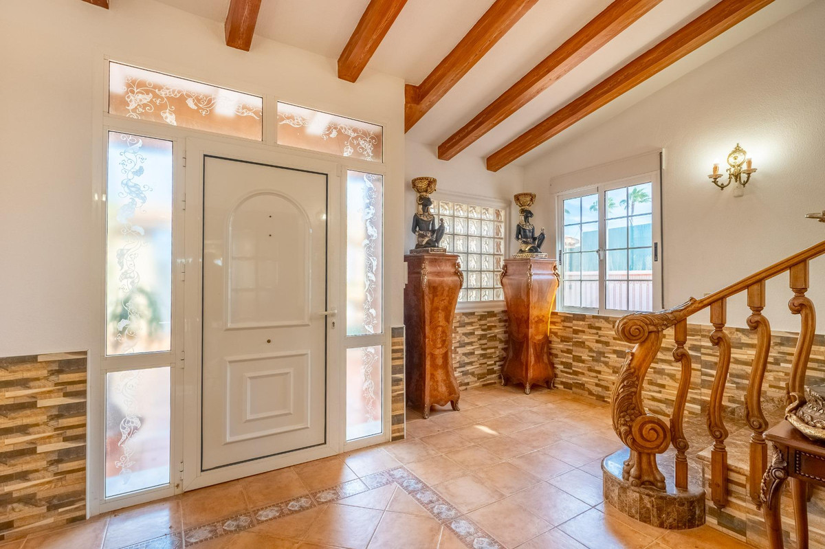 Se vende Villa - Chalet de 6 dormitorios en Costa Blanca, Alicante, España