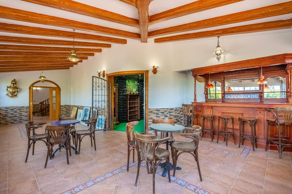 Se vende Villa - Chalet de 6 dormitorios en Costa Blanca, Alicante, España