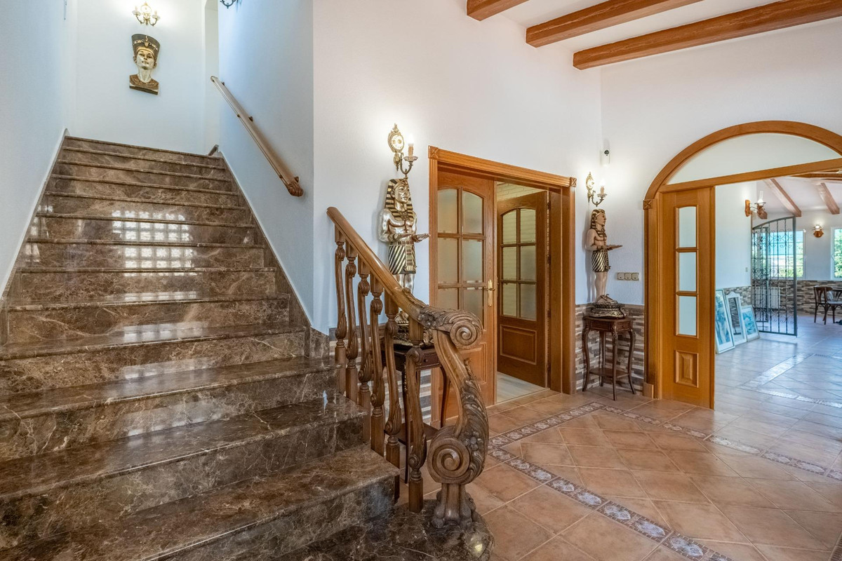 Se vende Villa - Chalet de 6 dormitorios en Costa Blanca, Alicante, España