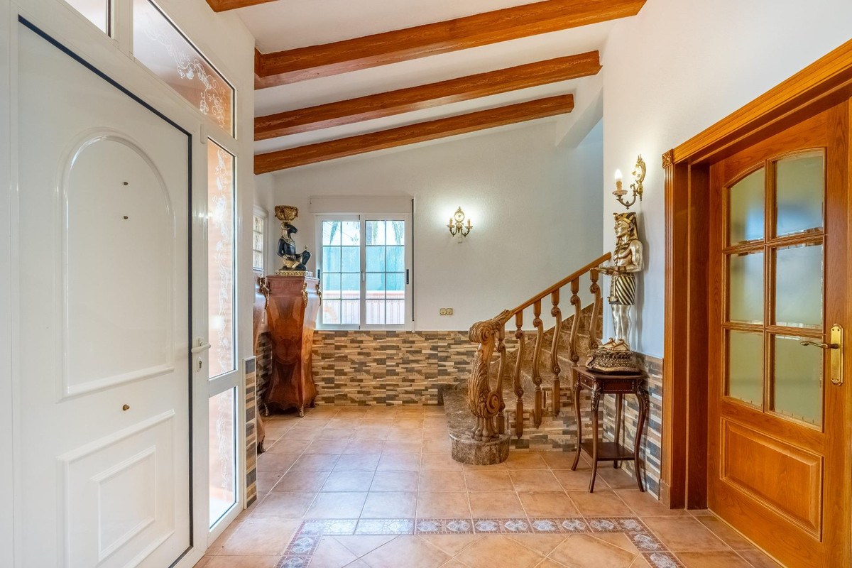 Se vende Villa - Chalet de 6 dormitorios en Costa Blanca, Alicante, España