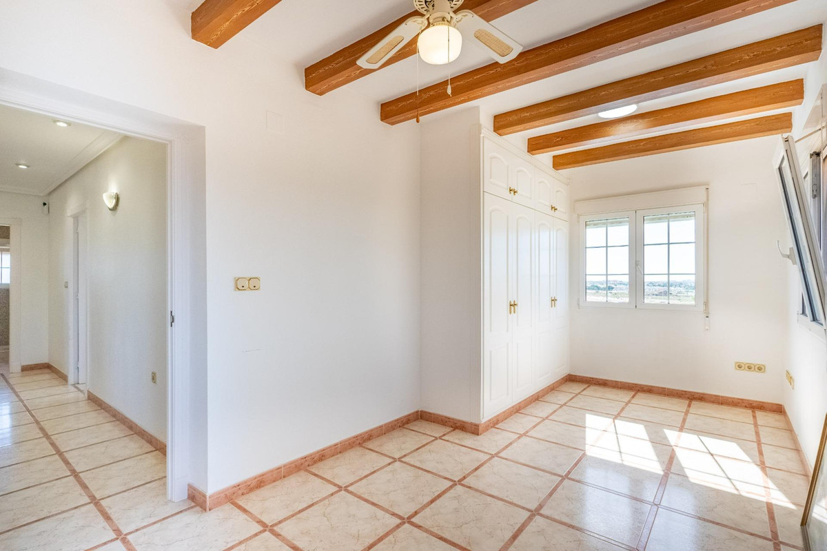 Se vende Villa - Chalet de 6 dormitorios en Costa Blanca, Alicante, España