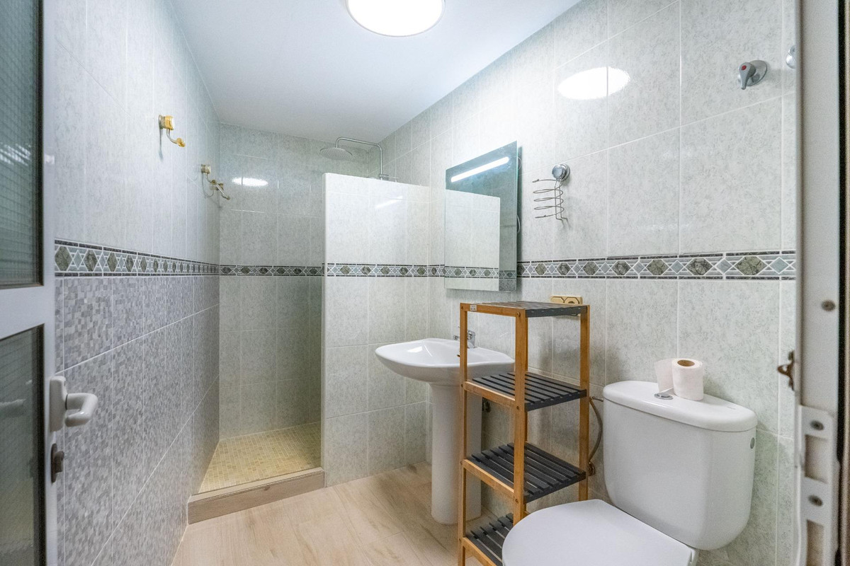 Se vende Villa - Chalet de 6 dormitorios en Costa Blanca, Alicante, España
