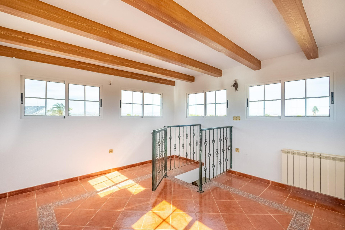 Se vende Villa - Chalet de 6 dormitorios en Costa Blanca, Alicante, España