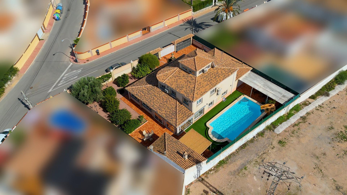 Se vende Villa - Chalet de 6 dormitorios en Costa Blanca, Alicante, España