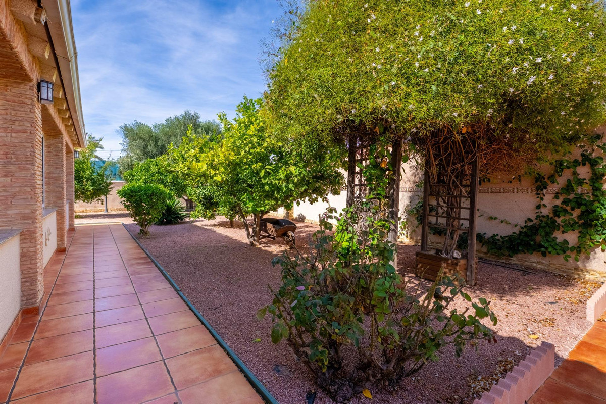 Se vende Villa - Chalet de 6 dormitorios en Costa Blanca, Alicante, España