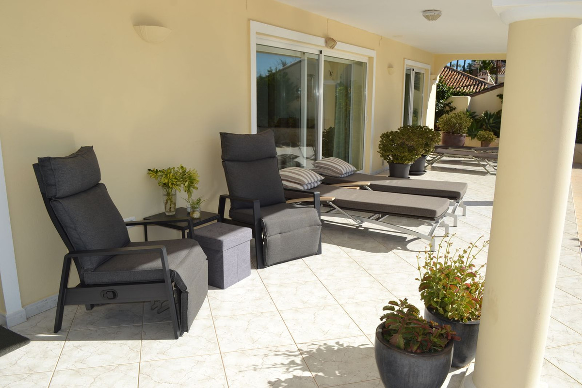 3 Bed Townhouse for sale in Sierrezuela Costa Del Sol, Málaga, Spain