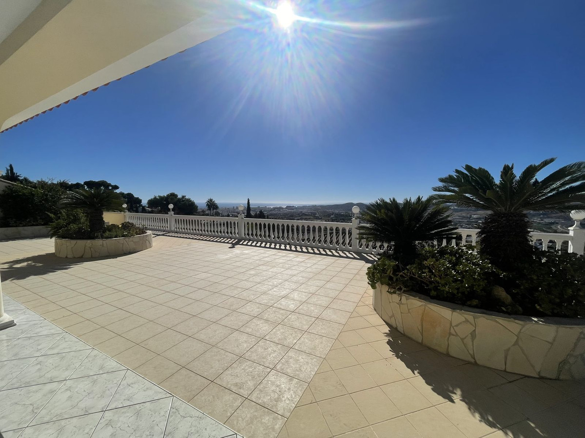 3 Bed Townhouse for sale in Sierrezuela Costa Del Sol, Málaga, Spain