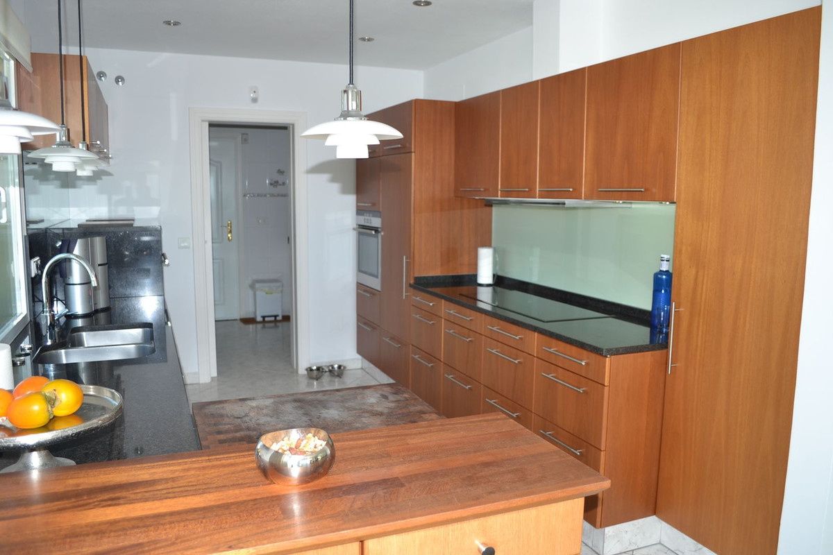 3 Bed Townhouse for sale in Sierrezuela Costa Del Sol, Málaga, Spain
