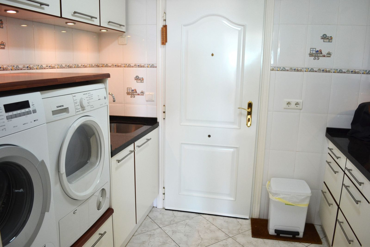 3 Bed Townhouse for sale in Sierrezuela Costa Del Sol, Málaga, Spain