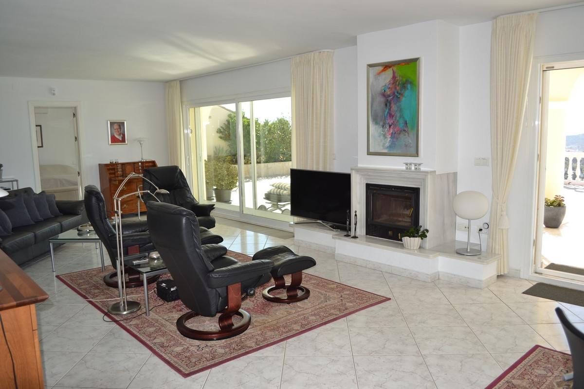 3 Bed Townhouse for sale in Sierrezuela Costa Del Sol, Málaga, Spain