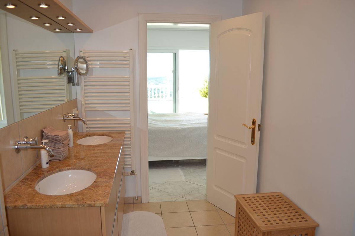 3 Bed Townhouse for sale in Sierrezuela Costa Del Sol, Málaga, Spain