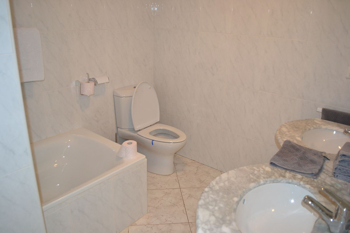 3 Bed Townhouse for sale in Sierrezuela Costa Del Sol, Málaga, Spain