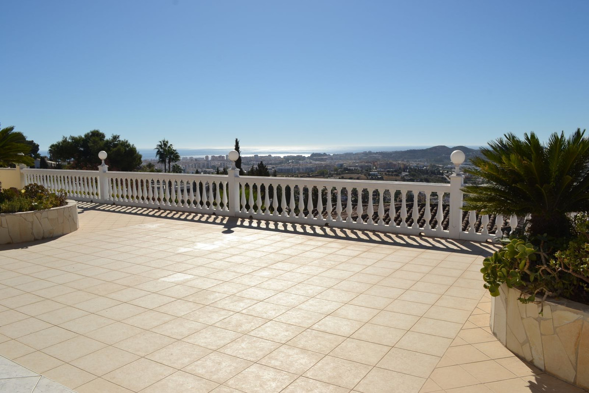 3 Bed Townhouse for sale in Sierrezuela Costa Del Sol, Málaga, Spain