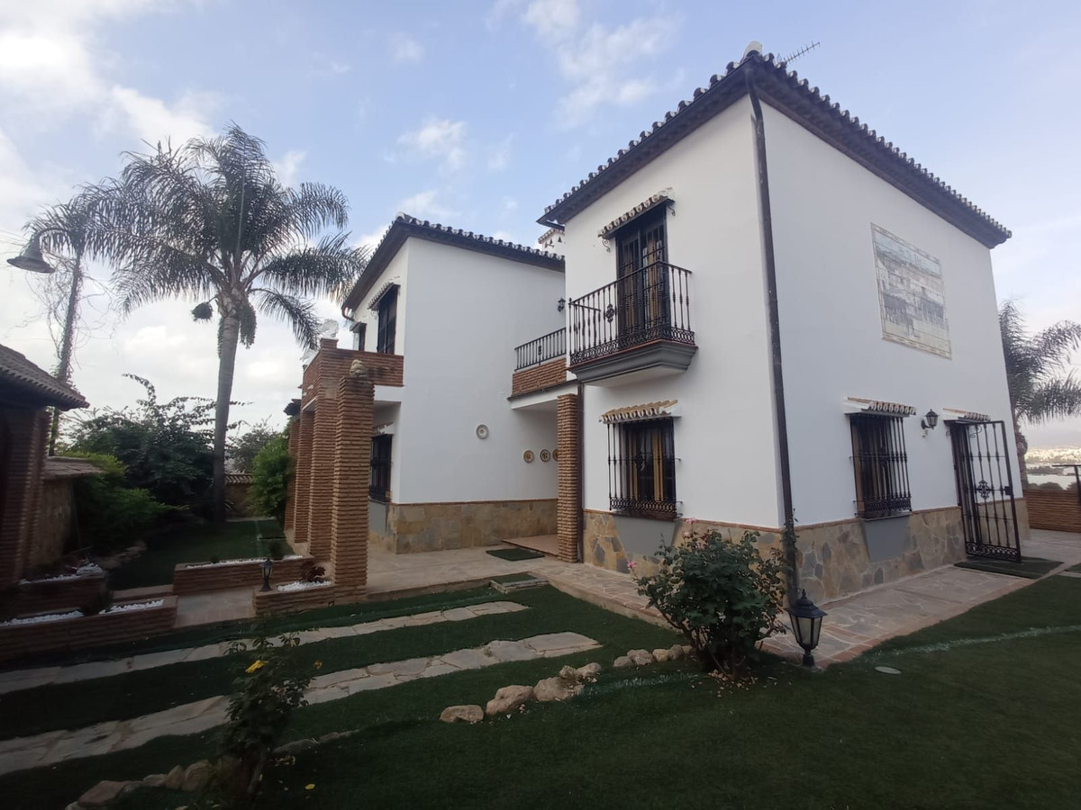 5 Bed Townhouse for sale in Mijas Costa Del Sol, Málaga, Spain