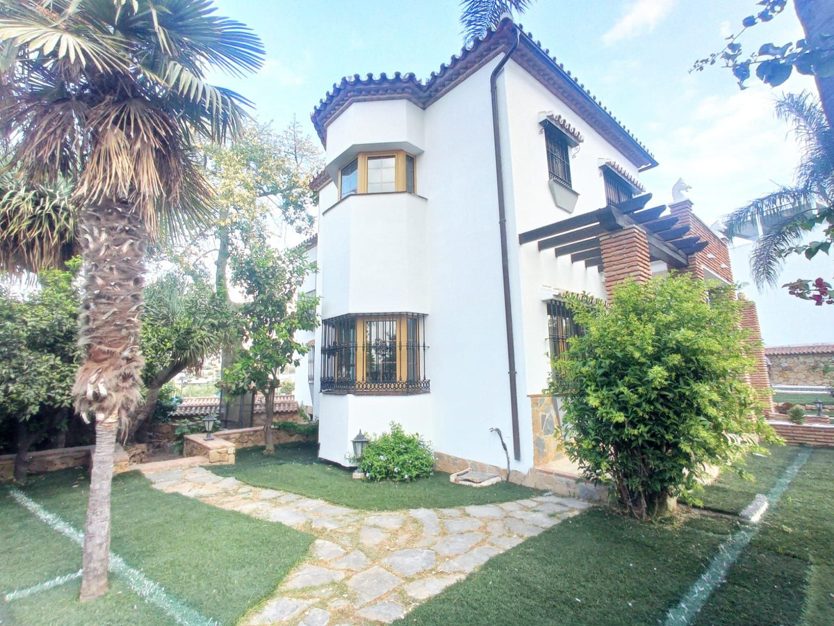 5 Bed Townhouse for sale in Mijas Costa Del Sol, Málaga, Spain