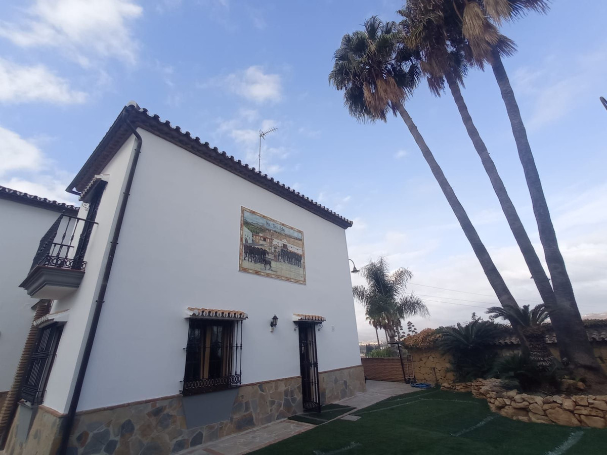 5 Bed Townhouse for sale in Mijas Costa Del Sol, Málaga, Spain