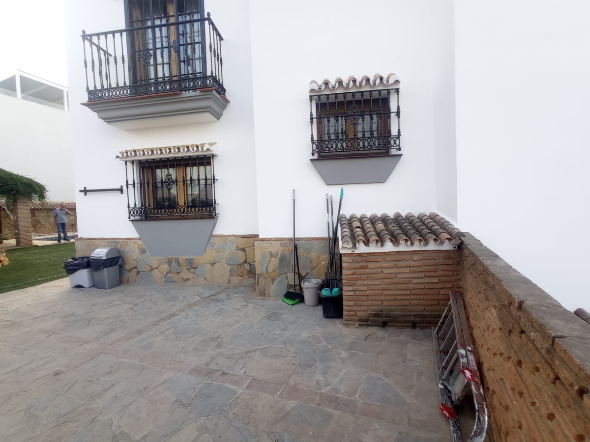 5 Bed Townhouse for sale in Mijas Costa Del Sol, Málaga, Spain