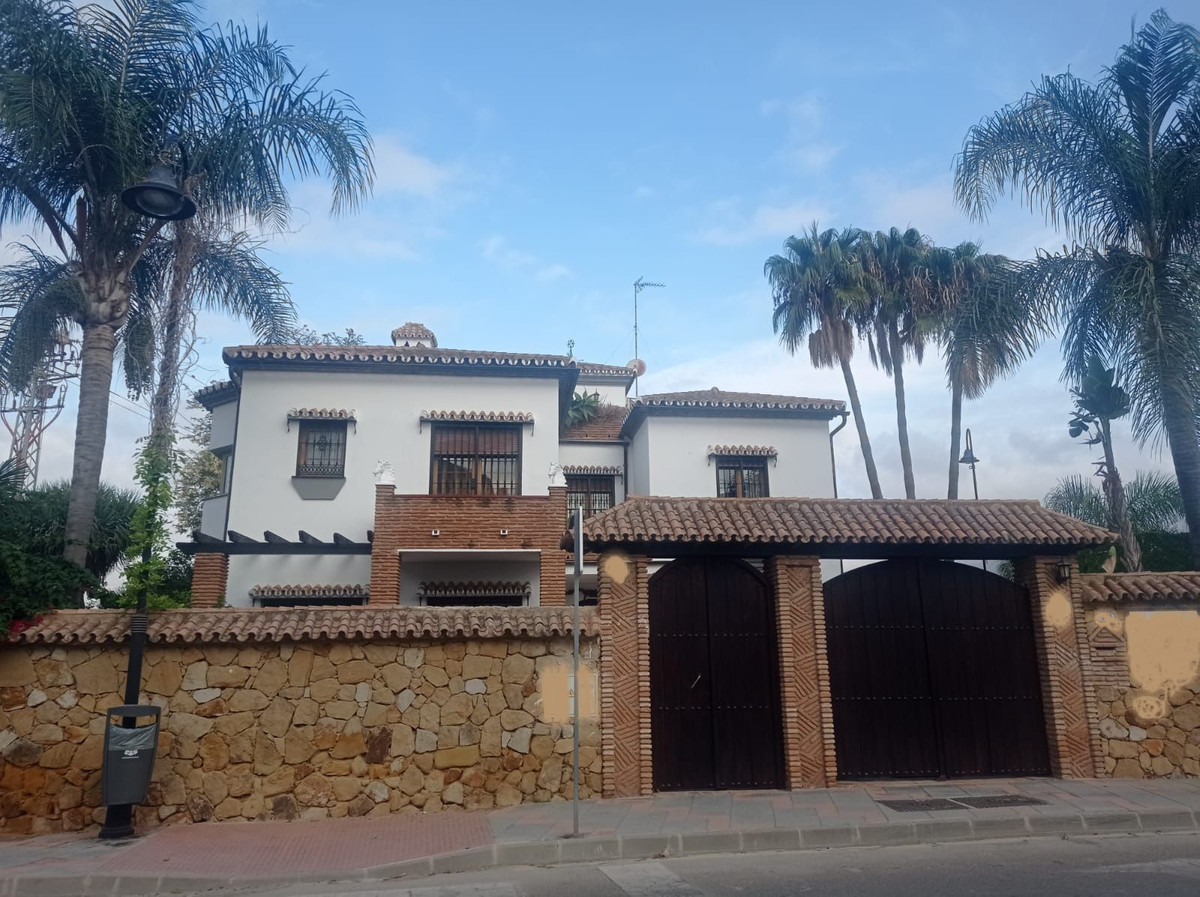 5 Bed Townhouse for sale in Mijas Costa Del Sol, Málaga, Spain