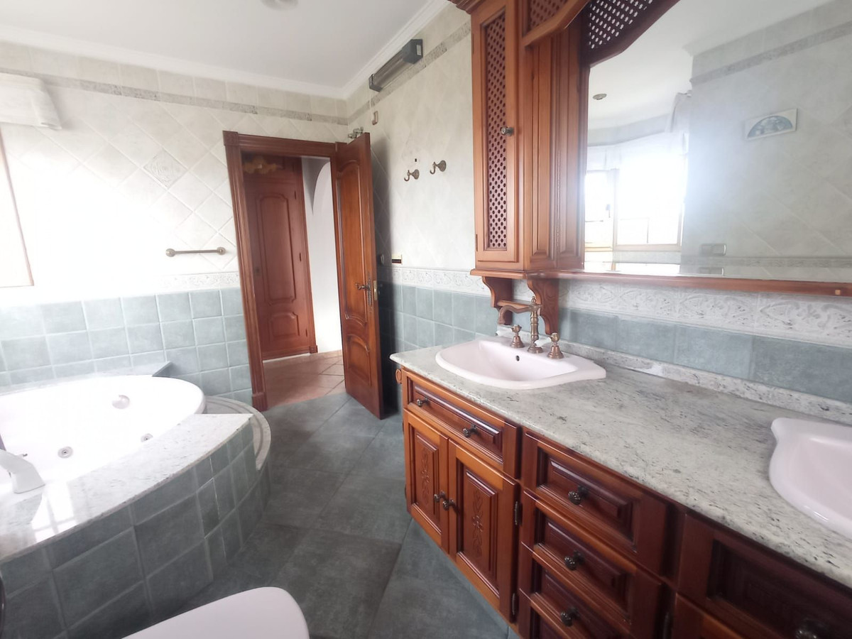 5 Bed Townhouse for sale in Mijas Costa Del Sol, Málaga, Spain