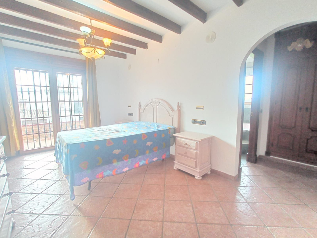 5 Bed Townhouse for sale in Mijas Costa Del Sol, Málaga, Spain