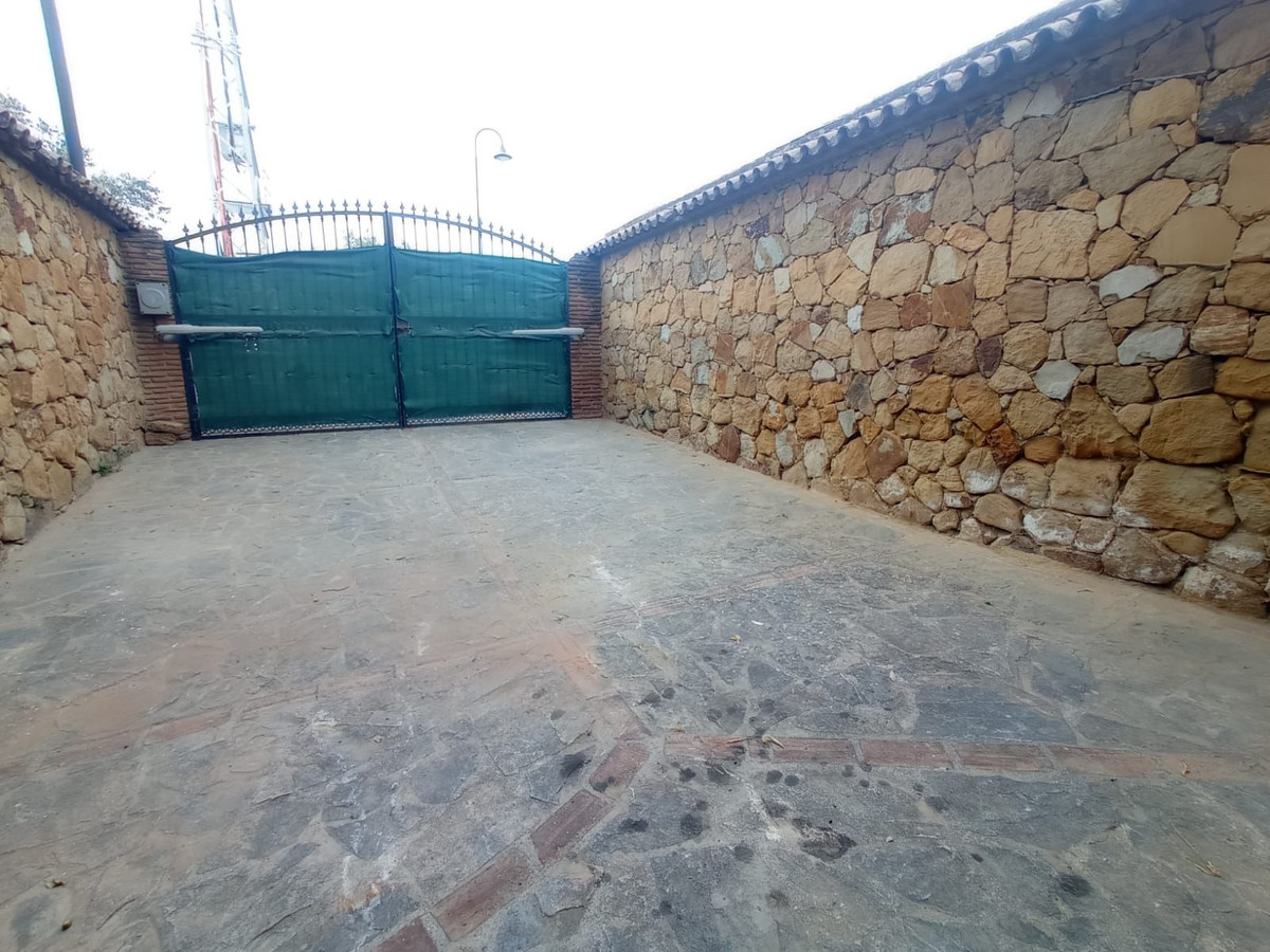 5 Bed Townhouse for sale in Mijas Costa Del Sol, Málaga, Spain