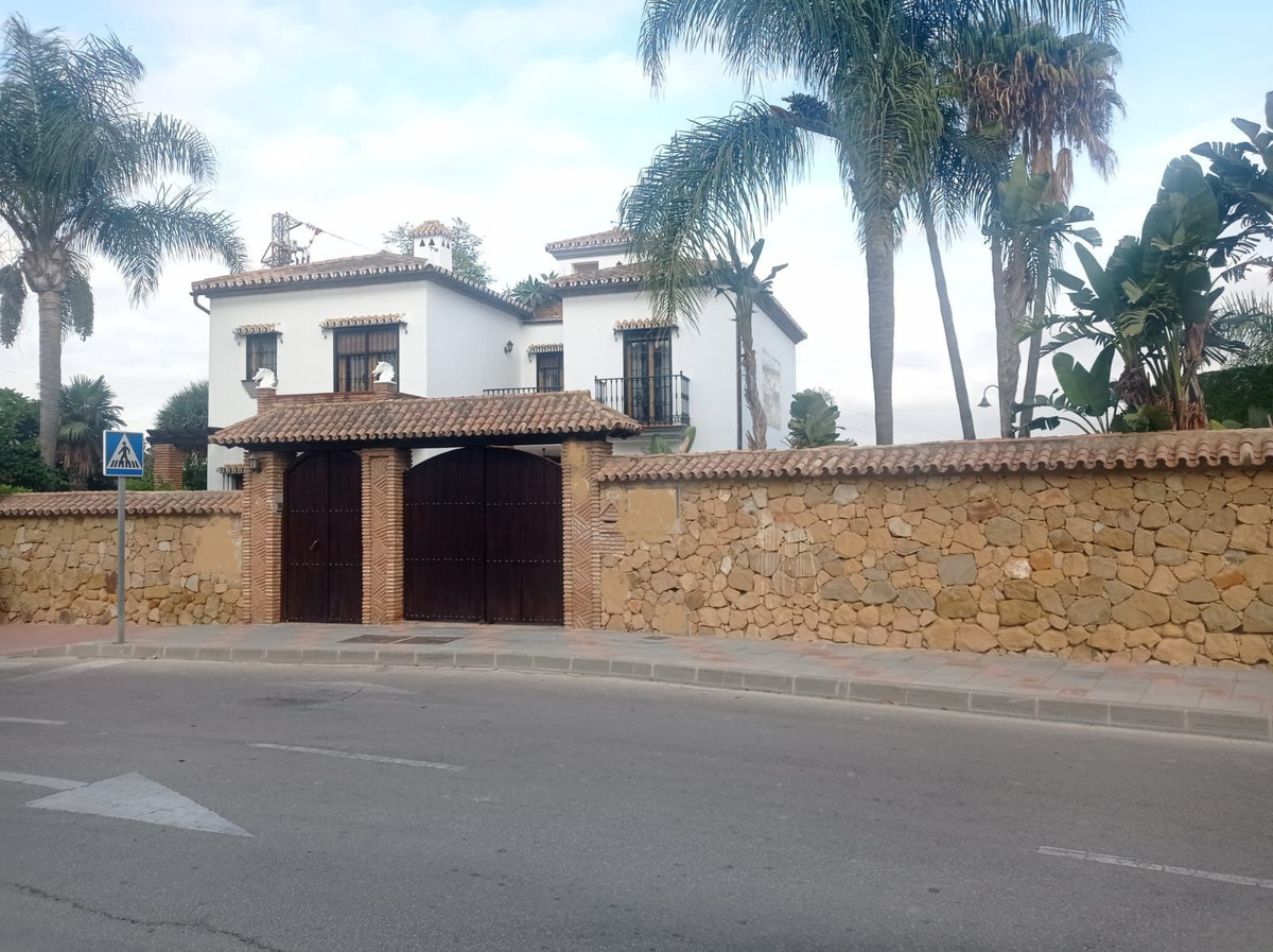 5 Bed Townhouse for sale in Mijas Costa Del Sol, Málaga, Spain