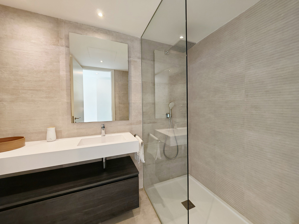 Se vende Apartamento Planta Baja de 2 dormitorios en Costa Del Sol, Málaga, España