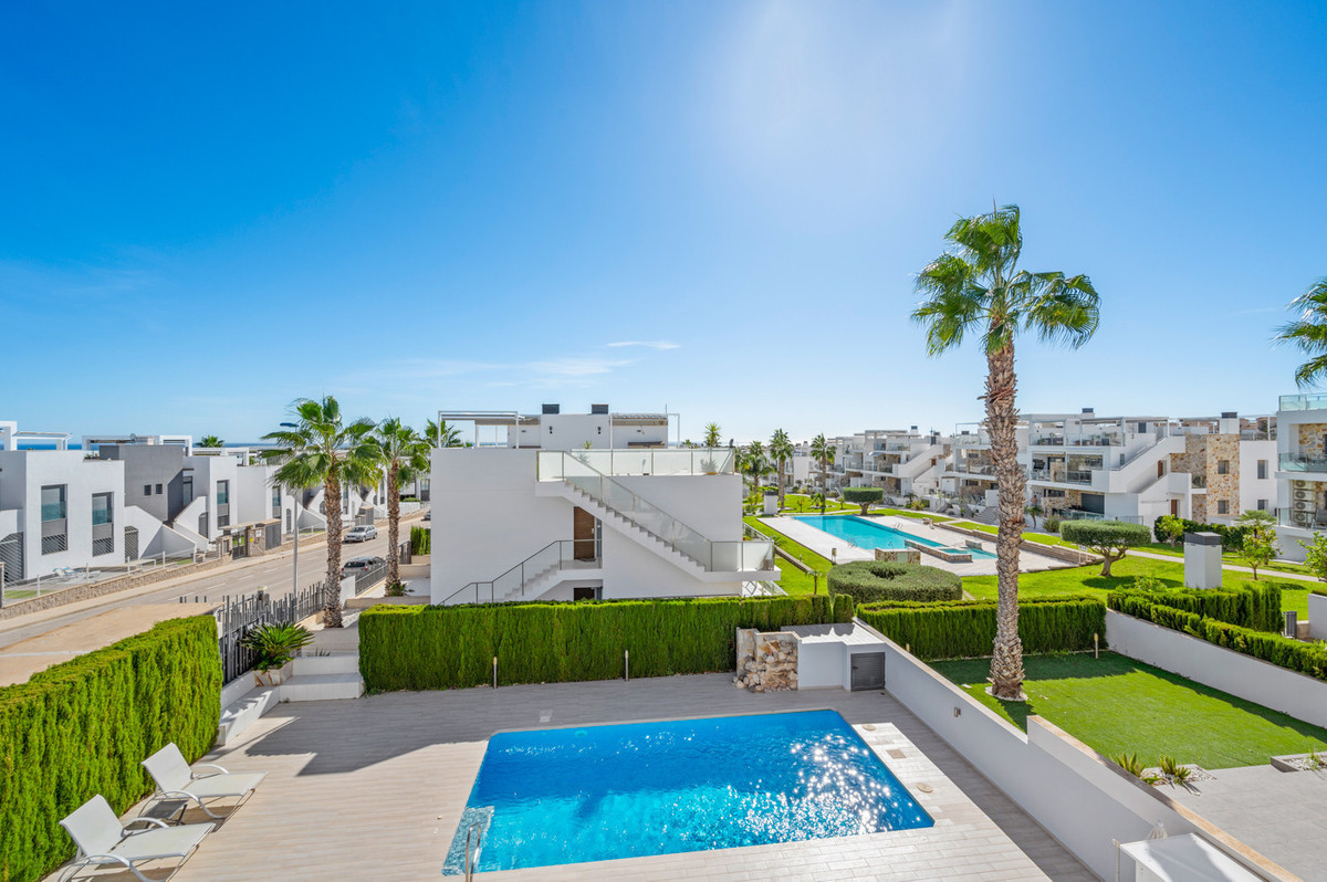 3 Bed Townhouse for sale in Torrevieja Costa Blanca, Alicante, Spain