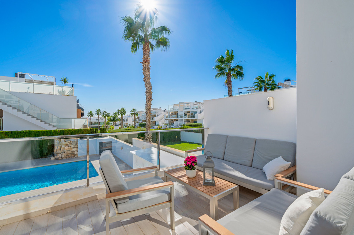 3 Bed Townhouse for sale in Torrevieja Costa Blanca, Alicante, Spain