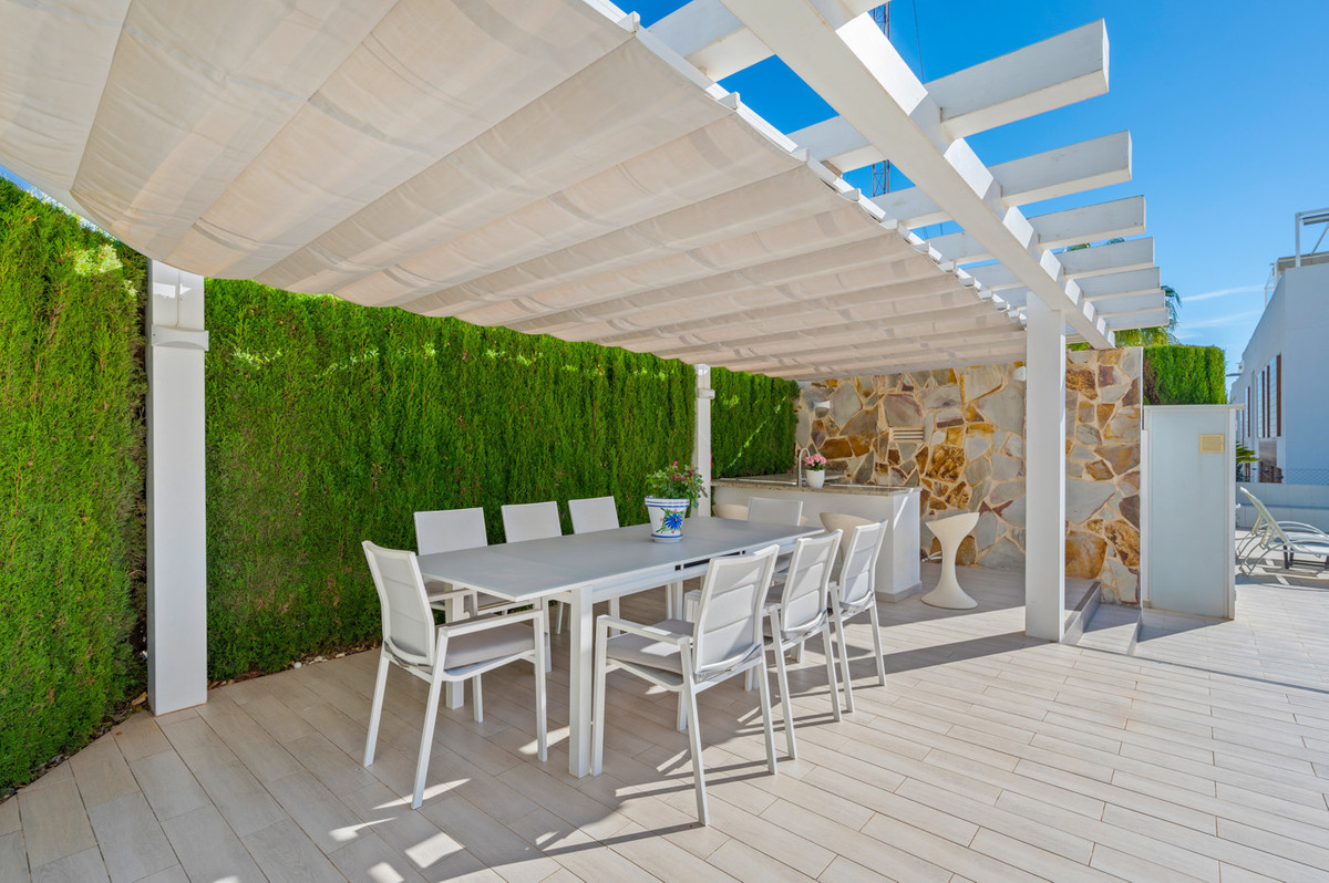 3 Bed Townhouse for sale in Torrevieja Costa Blanca, Alicante, Spain