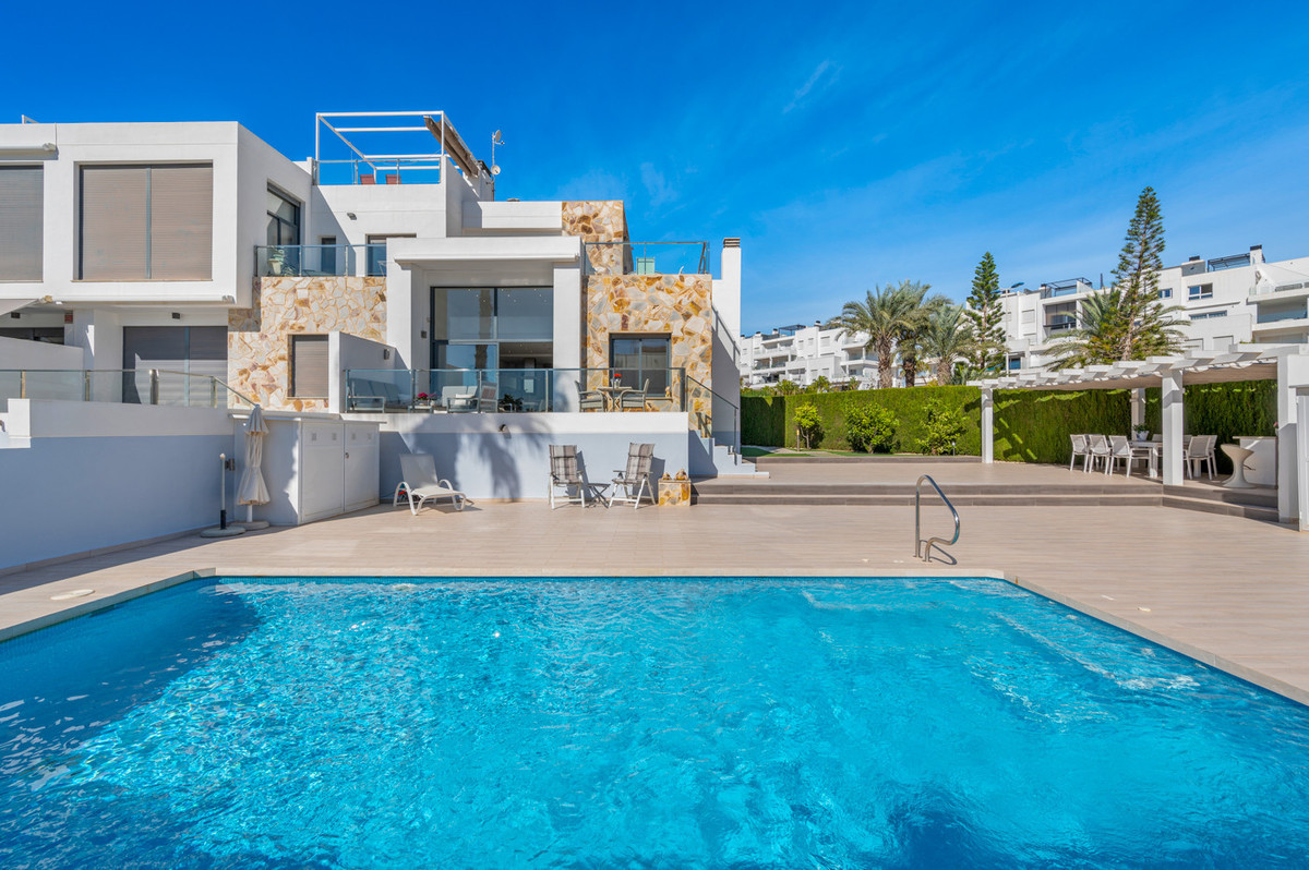 3 Bed Townhouse for sale in Torrevieja Costa Blanca, Alicante, Spain
