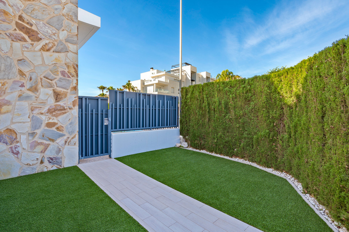 3 Bed Townhouse for sale in Torrevieja Costa Blanca, Alicante, Spain