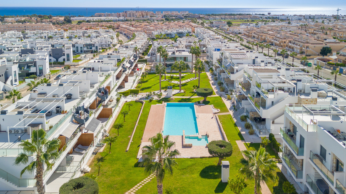3 Bed Townhouse for sale in Torrevieja Costa Blanca, Alicante, Spain