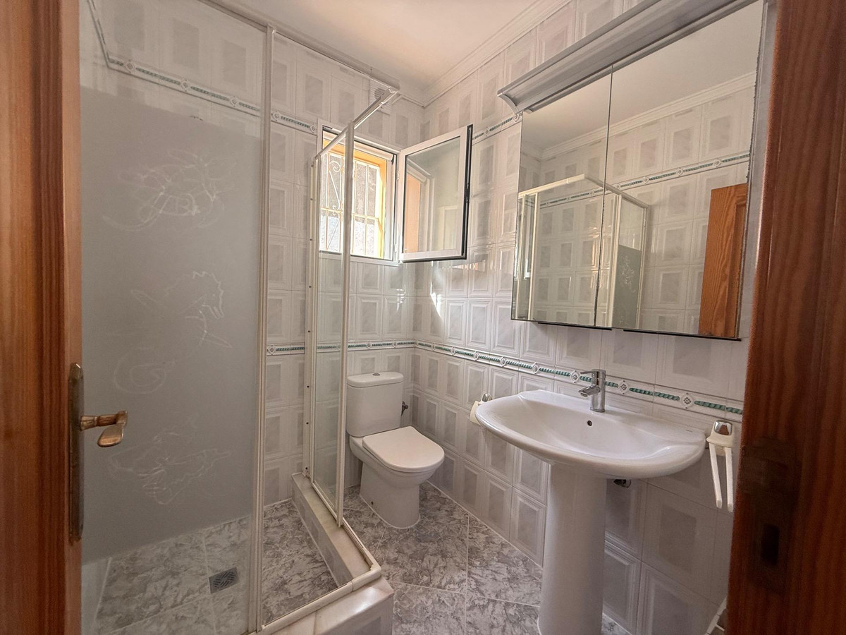 Se vende Bungalow de 4 dormitorios en Costa Blanca, Alicante, España